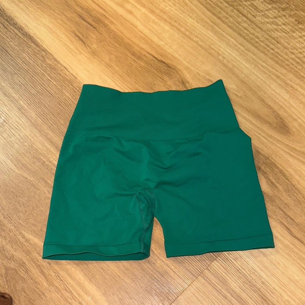 Aurola Green Shorts xs